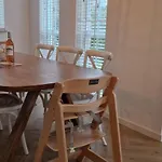 Hottub cottage deluxe, BBQ, 6p aan meer Gelderland Vakantiehuis Ewijk