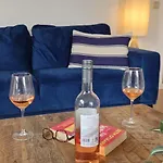 Hottub cottage deluxe, BBQ, 6p aan meer Gelderland Vakantiehuis