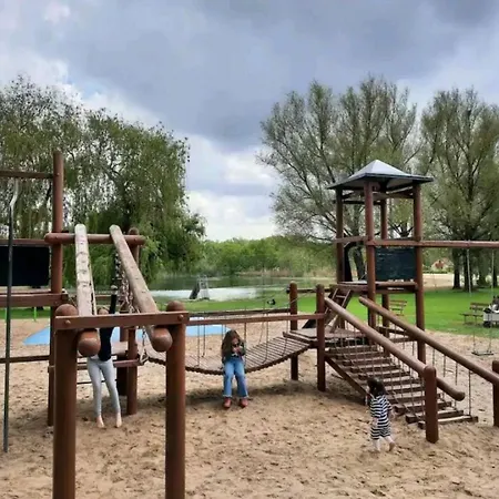 Prázdninový dům Lakestyle Wellness Met Hottub En Bbq Bij In Gelderland