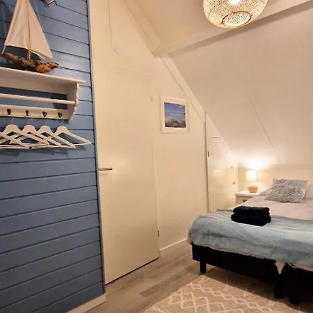 Casa vacanze Lakestyle Wellness Met Hottub En Bbq Bij In Gelderland Ewijk