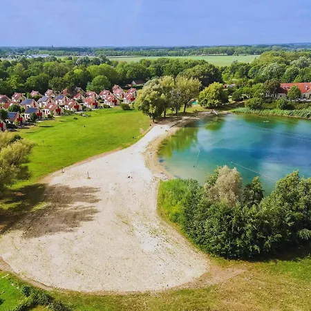 Lakestyle Wellness Met Hottub En Bbq Bij In Gelderland Nyaraló Ewijk